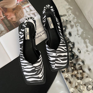 Sandales fermé à talon plat et bande élastique pour femme - Zebre - Nos Sandales